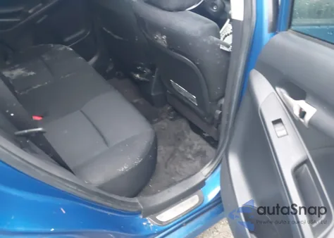 2010 Toyota Matrix z USA, uszkodzony, nr VIN 2T1LE4EE7AC014320